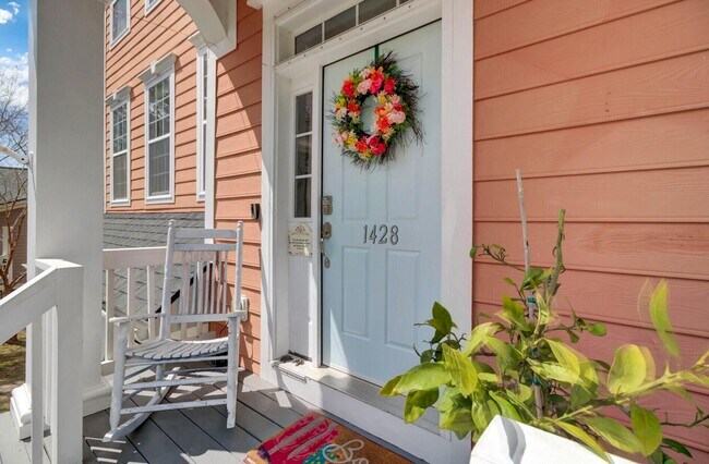 Building Photo - 1428 Bloomingdale Ln