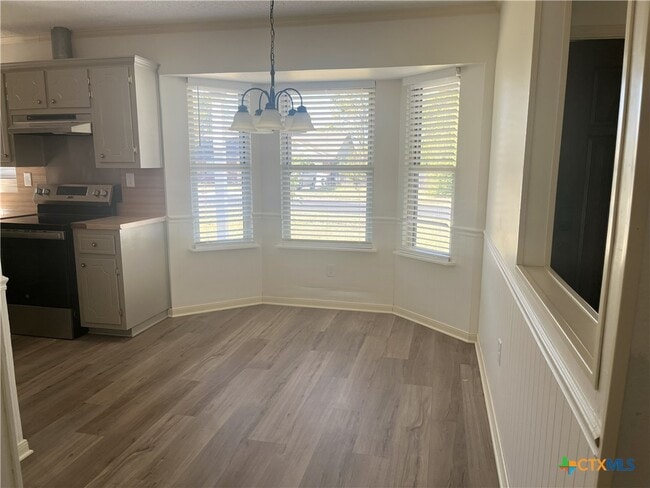 Building Photo - 3004 Panhandle Dr