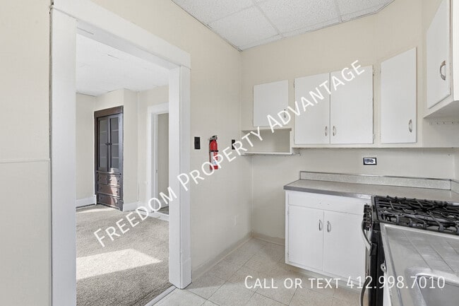 Building Photo - 412 Edgemont St