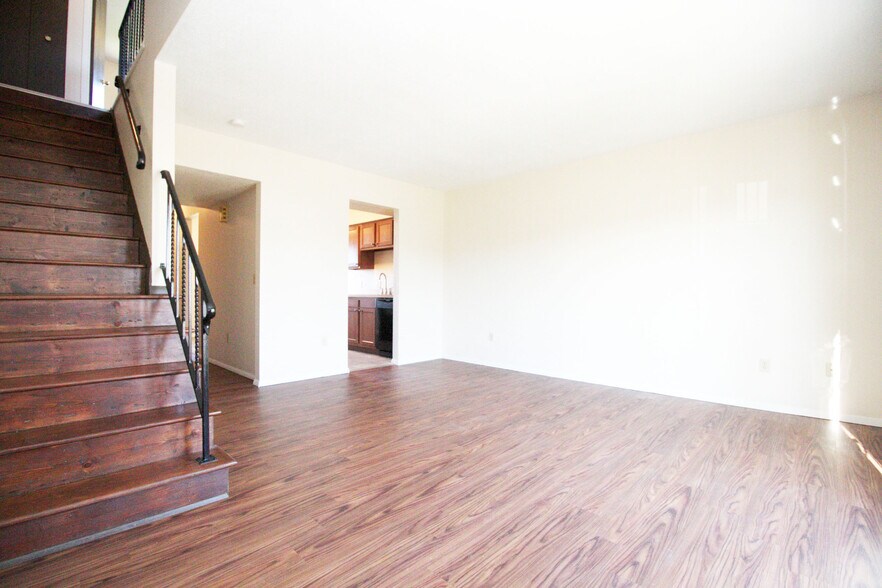 Building Photo - 7267 Ayers Rd