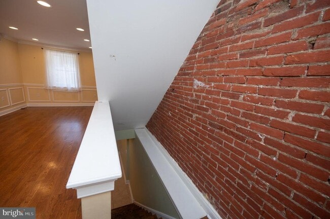 Building Photo - 703 Annin St
