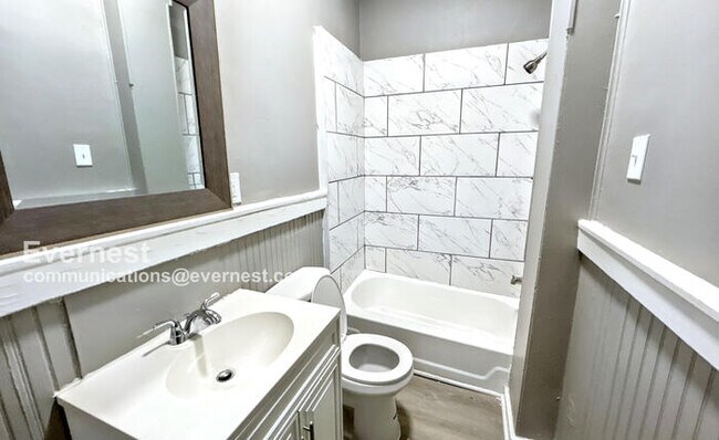 Building Photo - 7129 3rd Ave S