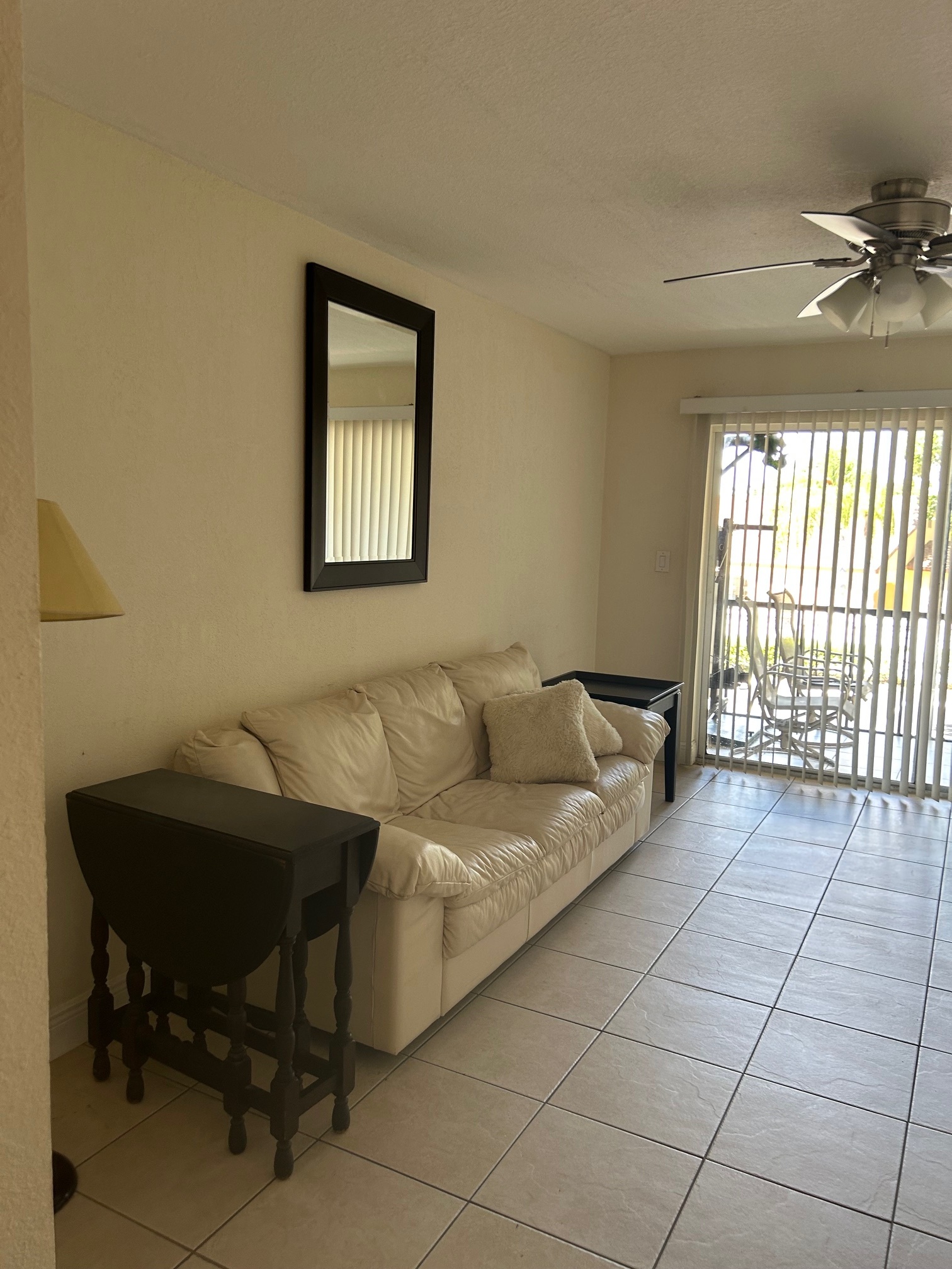 living room - 480 NW 20th St