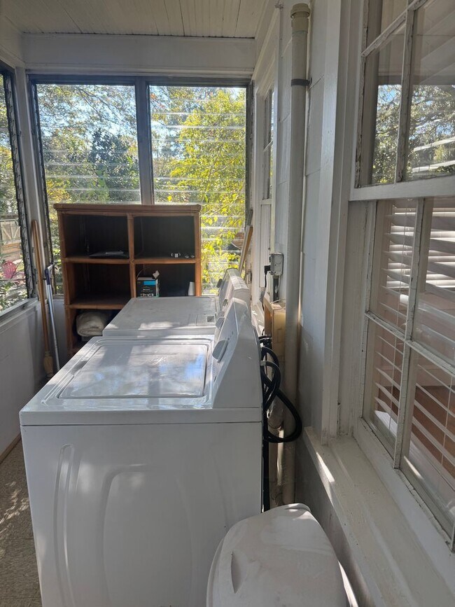 Building Photo - Fantastic Location & Price......More pictures to come!