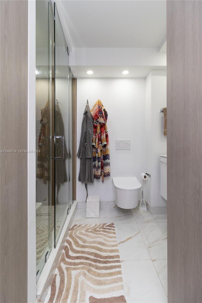 Building Photo - 3180 S Ocean Dr