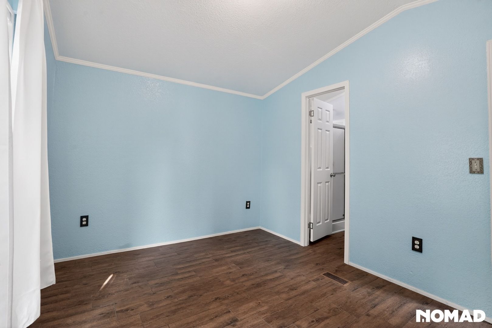 Building Photo - 4206 Pine Ln