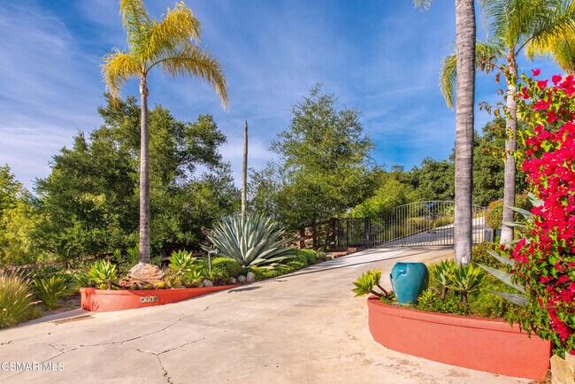 Building Photo - 6110 Colodny Dr