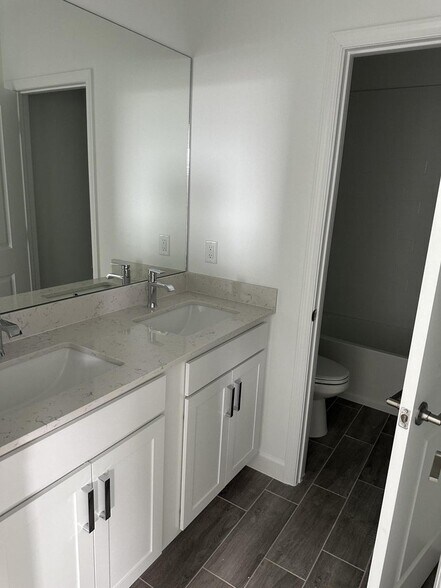 Building Photo - 19046 Croft Mill Xing