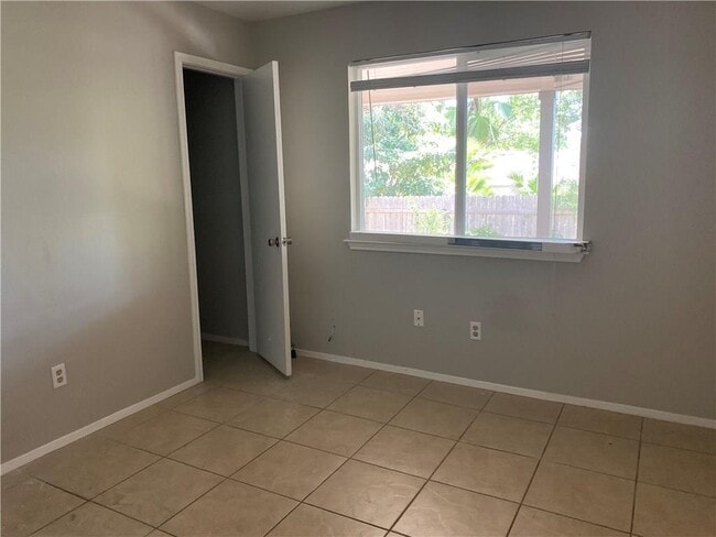 Building Photo - 11915 Rosethorn Dr