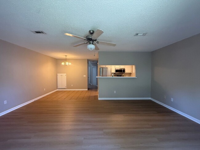 Building Photo - 123 Woodberry Dr