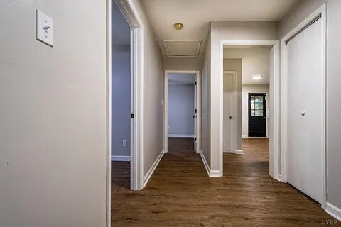 Building Photo - 2712 Memorial Ave