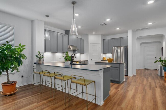 Building Photo - 6408 Wagon Spring St