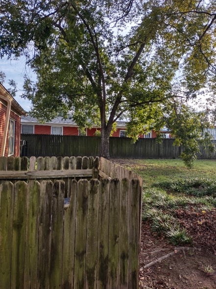 Building Photo - 30 N Trinity St