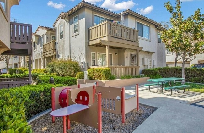 Building Photo - 6068 Paseo Salinero