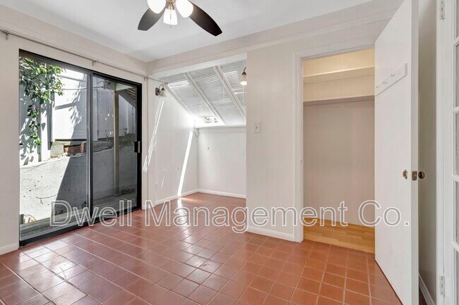Building Photo - 8451 La Mesa Blvd