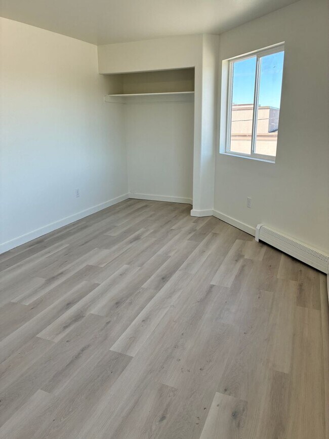 Building Photo - 3200 Spenard Rd