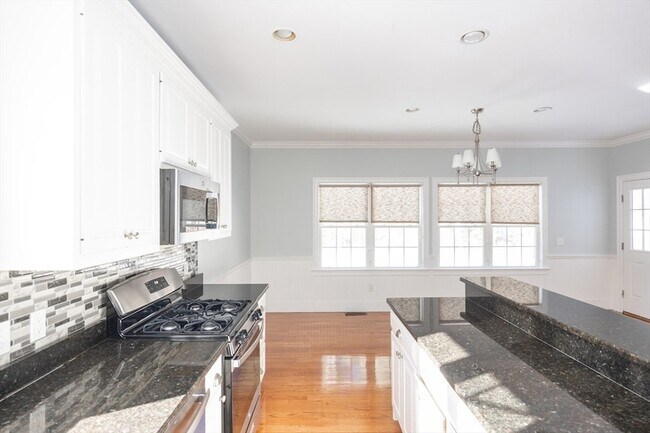 Building Photo - 4 Cyrus Way