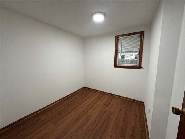 Building Photo - 177 Boyden St