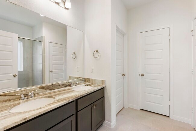 Building Photo - 11828 Whirlaway Dr