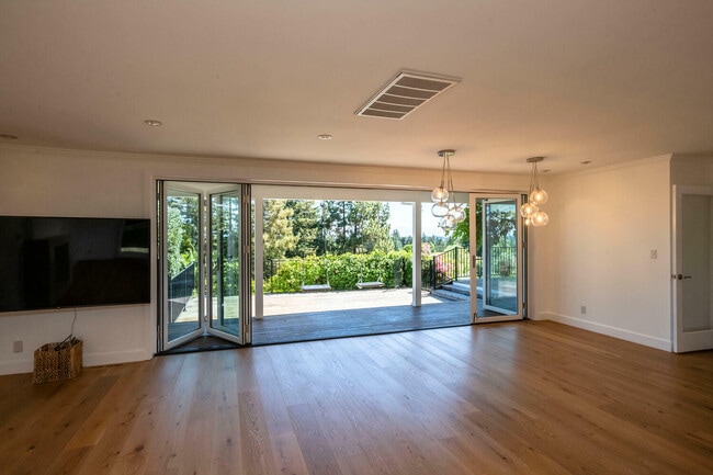 Building Photo - 920 Stagi Ct