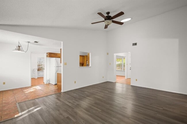 Building Photo - 12701 Europa Ln