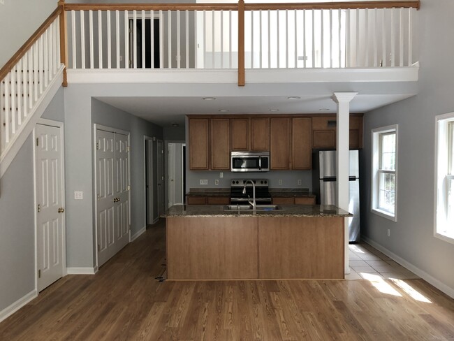 Building Photo - 504 Essex Ct