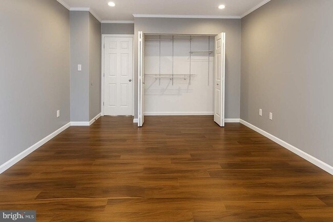 Building Photo - 9926 Ridgeline Dr