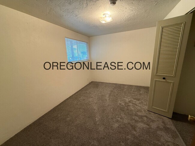 Building Photo - 1754 Rainbow Loop