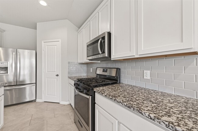 Building Photo - 7558 Highland Chase Dr