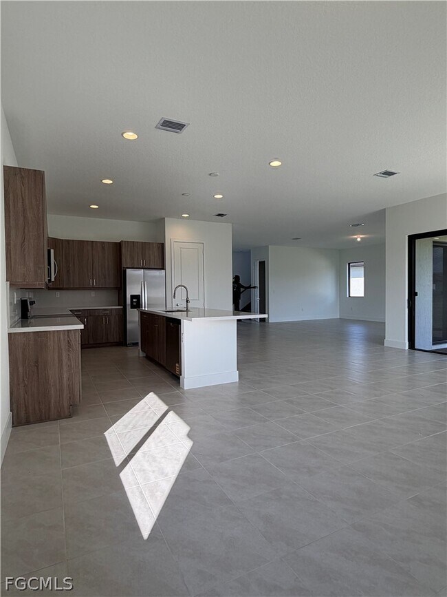 Building Photo - 5166 Julienne Rd