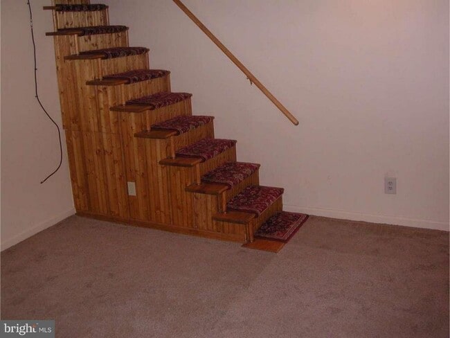 Building Photo - 358 Krams Ave