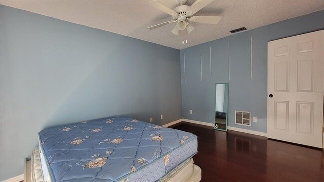 Building Photo - 3024 Sandpiper Pl