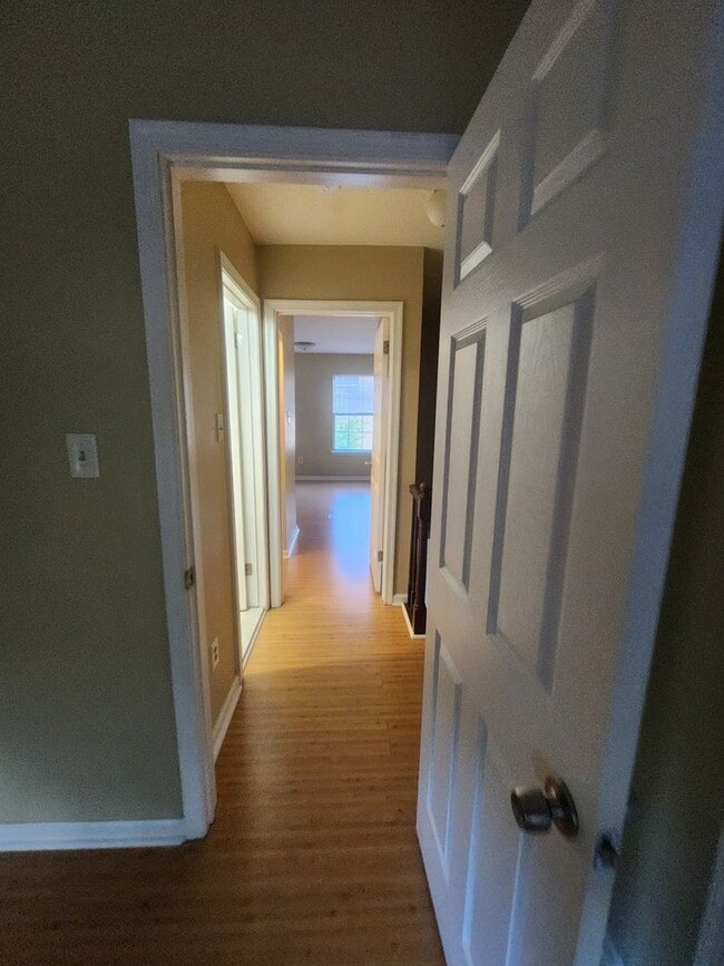 Building Photo - Patriot's Ridge 2 Bd / 1.5 Bth Condo in Ce...