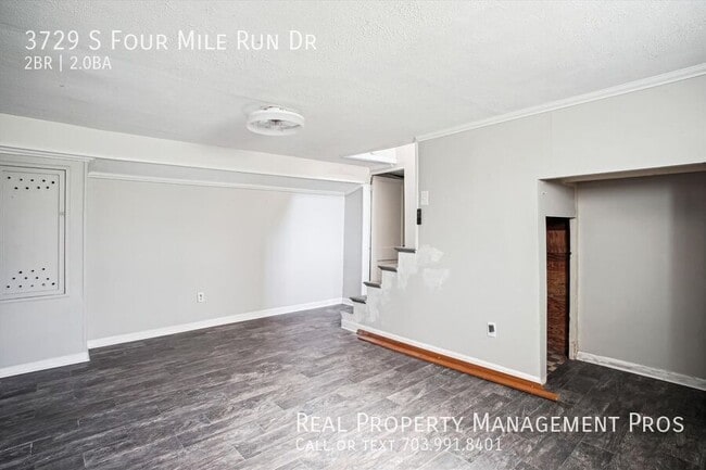 Building Photo - 3729 S Four Mile Run Dr