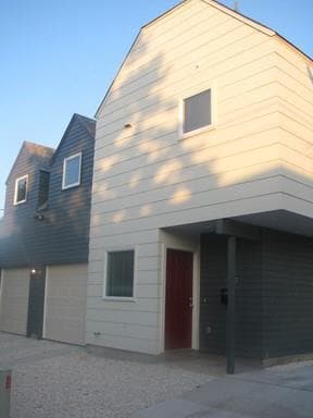 Building Photo - 4511 Depew Ave