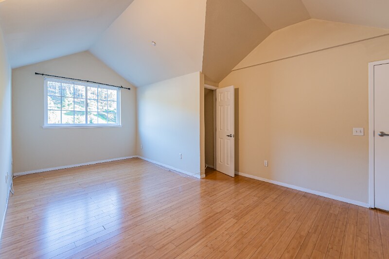 Building Photo - 120 Caldecott Ln