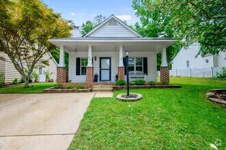 Building Photo - Updated High Gate Park Bungalow Just Short...