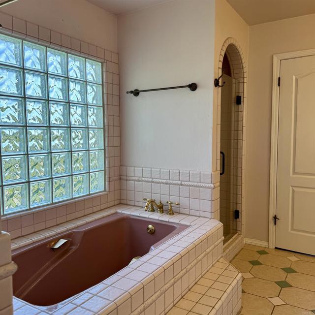 Building Photo - 2848 Los Alisos S