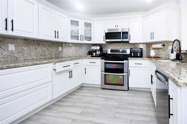 Building Photo - 3149 NW 71st Ave