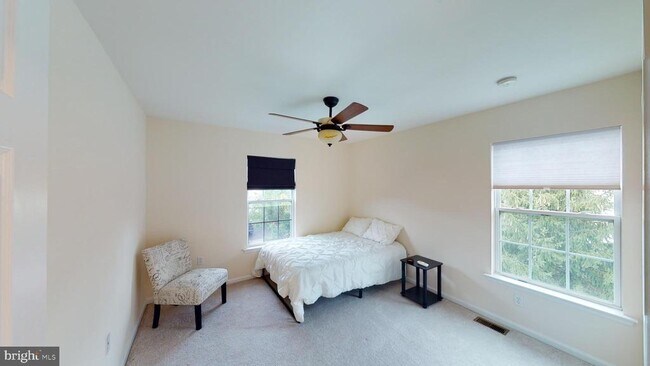 Building Photo - 206 Concord Pl