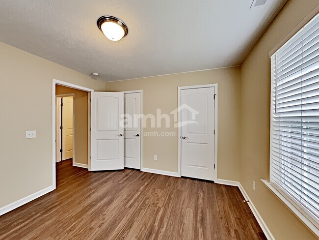 Building Photo - 2927 Painted Pony Dr