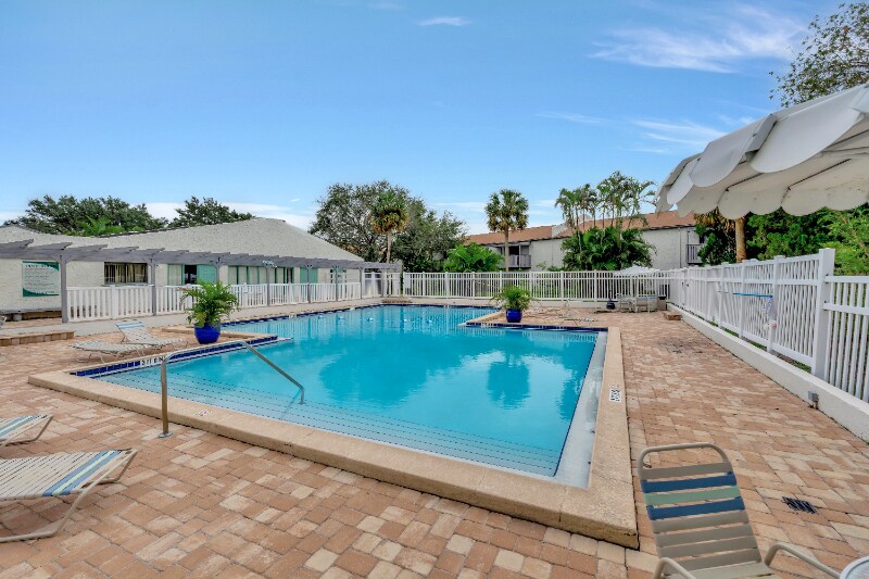 Building Photo - 776 116th Ave N