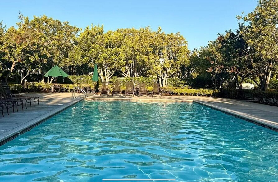 Building Photo - 1317 Corte Alemano