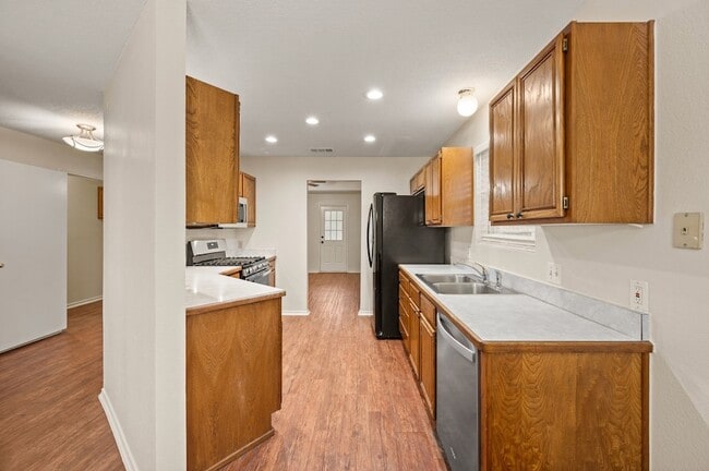 Building Photo - 961 Indian Blanket Dr