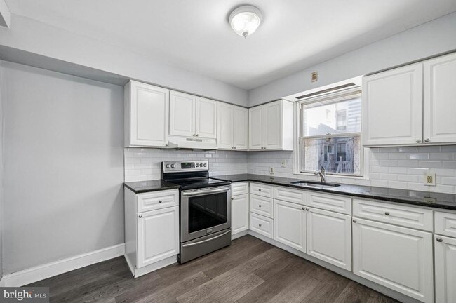 Building Photo - 65 Hartley Rd