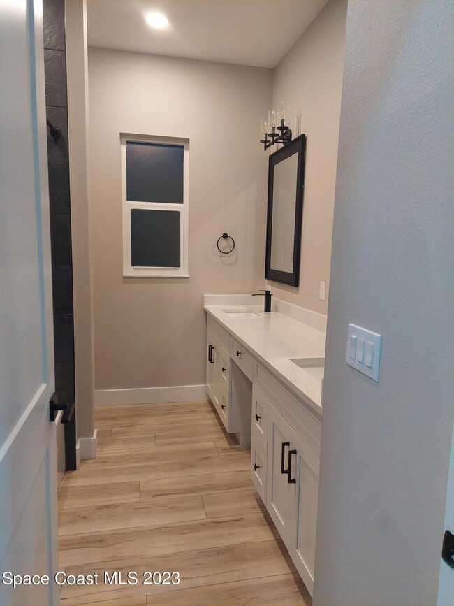 Building Photo - 971 Granata Ave