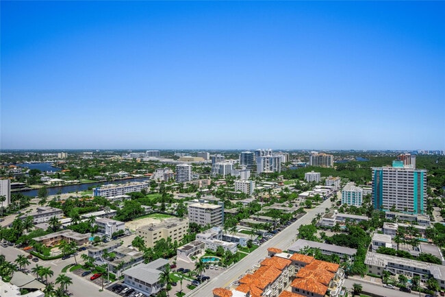 Building Photo - 3101 Bayshore Dr