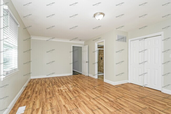 Building Photo - 4938 Tulip Tree Ln