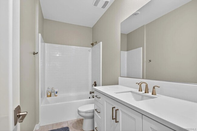 Building Photo - 1733 Artemisia Ct