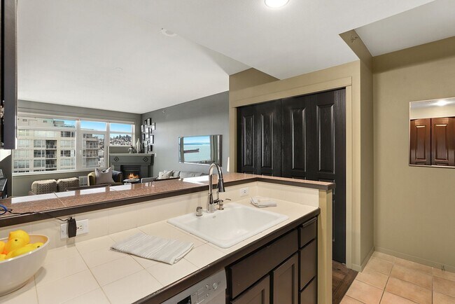 Building Photo - Amazing Views & All the Amenities at The Ellington w/Parking! $2650